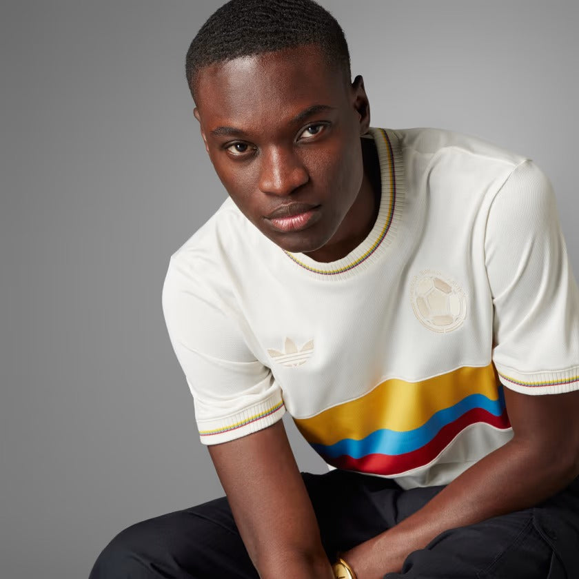 KIT DÚO CENTENARIO DE COLOMBIA | 2 CAMISETAS + REGALO