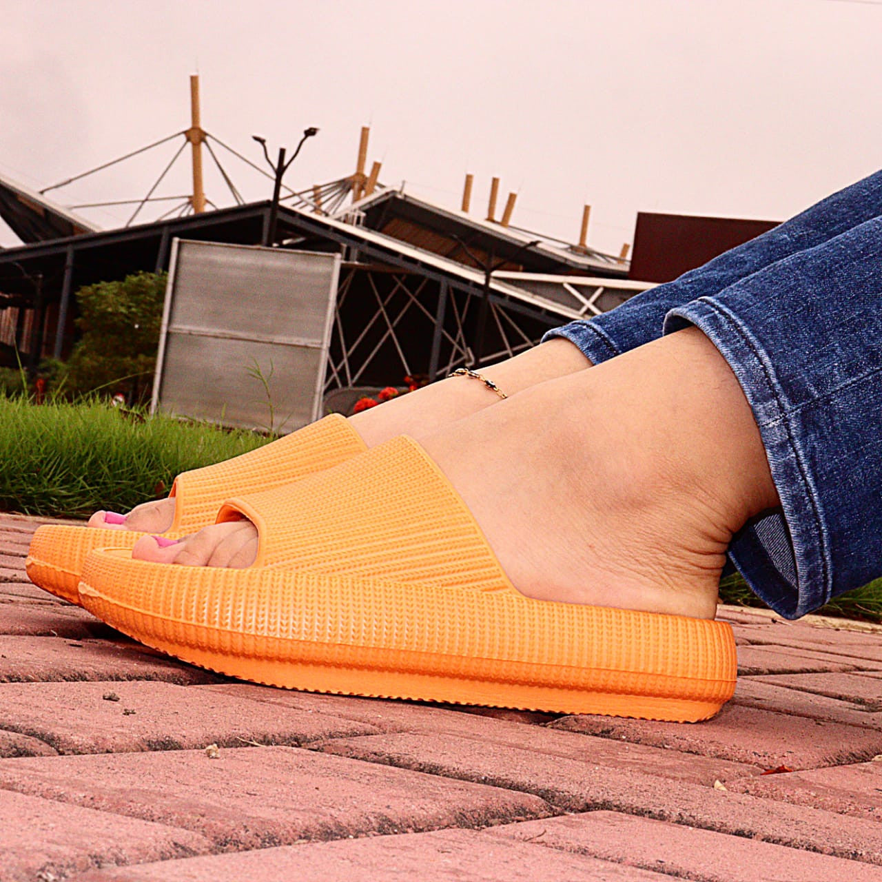 Promoción Tenis Skechers + Pantuflas